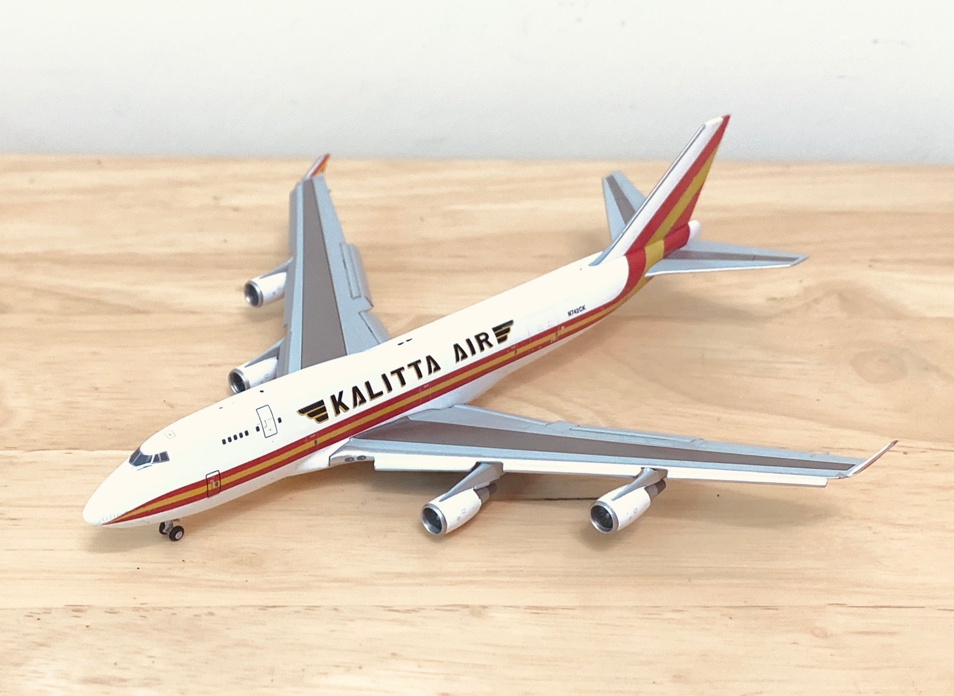 JC Wings 1/400 Kalitta Air Boeing 747-400(BCF) N742CK flaps down
