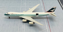 Load image into Gallery viewer, JC Wings 1/400 Cathay Pacific Cargo Boeing 747-8F B-LJF interactive series
