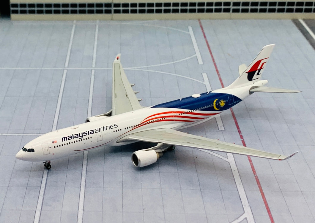 JC Wings 1/400 Malaysia Airlines Airbus A330-300 Negaraku 9M-MTJ