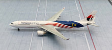 Load image into Gallery viewer, JC Wings 1/400 Malaysia Airlines Airbus A330-300 Negaraku 9M-MTJ
