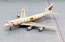 Load image into Gallery viewer, Phoenix 1/400 Thai Airways Boeing 747-400 HS-TGJ Golden Dragon Boat
