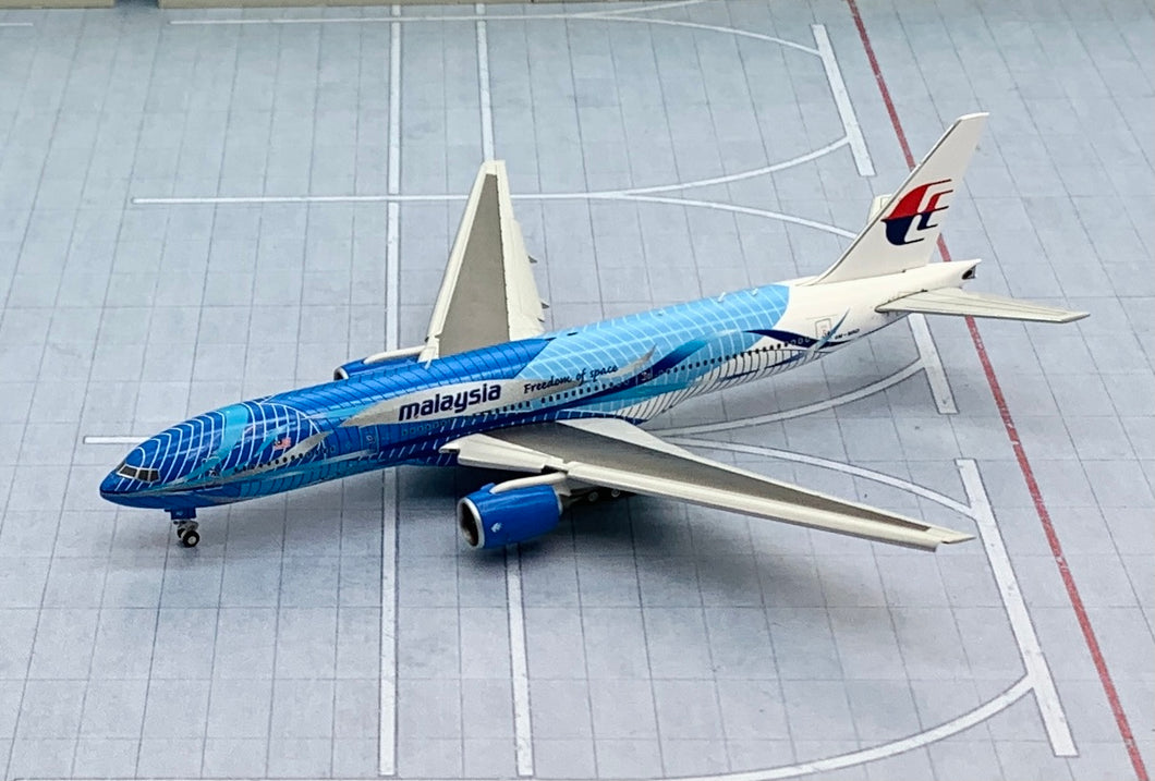 JC Wings 1/400 Malaysia Airlines Boeing 777-200ER Freedom of Space 9M-MRD Flaps Down