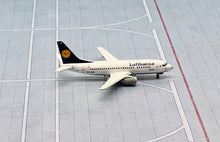 Load image into Gallery viewer, JC Wings 1/400 Lufthansa Boeing 737-500 Football Nose D-ABIN
