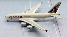 Load image into Gallery viewer, JC Wings 1/400 Qatar Airways Airbus A380 Reg: A7-APJ
