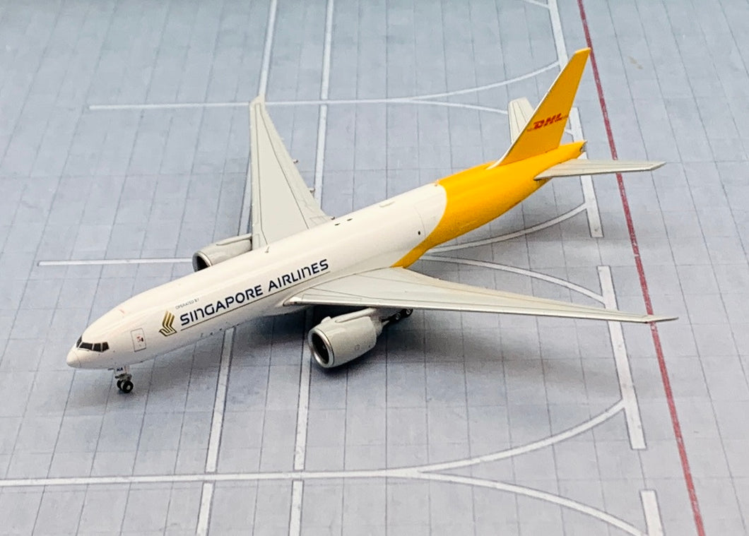JC Wings 1/400 Singapore Airlines / DHL Boeing 777-200LRF 9V-DHA