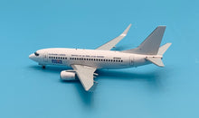 Load image into Gallery viewer, JC Wings 1/200 Boeing 737-500 Biden Harries &quot;battle for the soul of the nation&quot; N732KA
