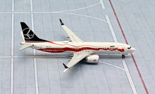 Load image into Gallery viewer, JC Wings 1/400 LOT Polish Airlines Boeing 737-8Max Poland Independence SP-LVD
