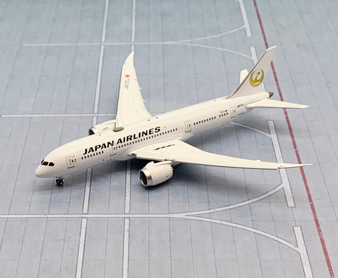 JC Wings 1/400 JAL Japan Airlines Boeing 787-8 JA835J flaps down