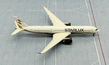Load image into Gallery viewer, JC Wings 1/400 Starlux Airbus A350-900XWB B-58501 flaps down
