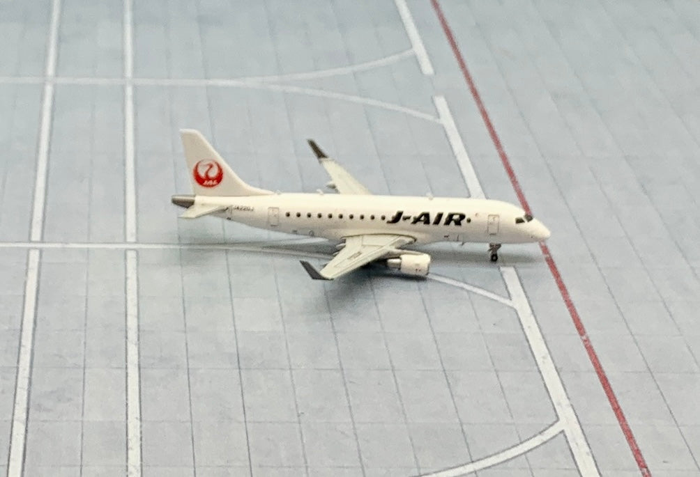 JC Wings 1/400 JAL J-Air Embraer 170-100STD JA220J – First Class