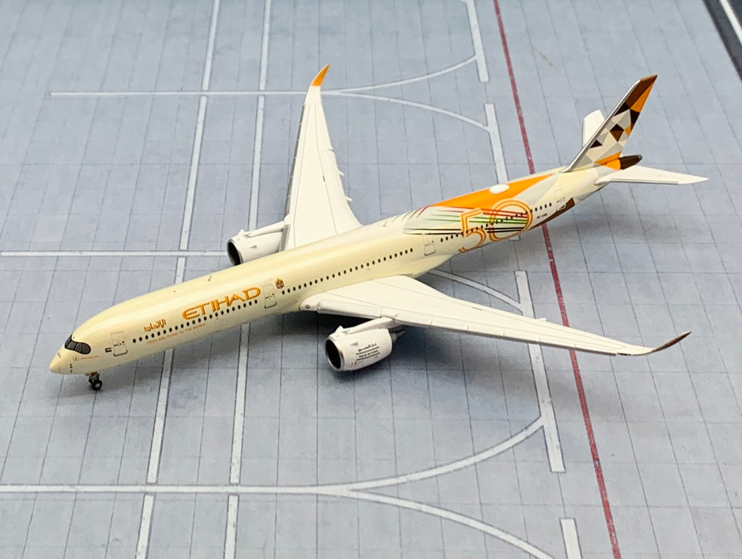 JC Wings 1/400 Etihad Airways Airbus A350-1000XWB 50th Livery flaps down A6-XWB