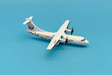 Load image into Gallery viewer, JC Wings 1/200 Hokkaido Air System ATR 42-6000 JA11HC

