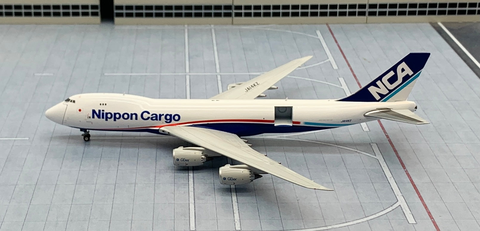 Gemini Jets 1/400 Nippon Cargo Airilnes (NCA) Boeing 747-8F JA14KZ 