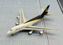 Load image into Gallery viewer, Gemini Jets 1/400 UPS Airlines Boeing 747-400 N580UP Interactive Series
