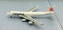 Load image into Gallery viewer, JC Wings 1/400 Cargolux Boeing 747-400F LX-JCV
