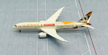 Load image into Gallery viewer, JC Wings 1/400 Etihad Airways Boeing 787-9 TMALL Livery A6-BLM flaps down
