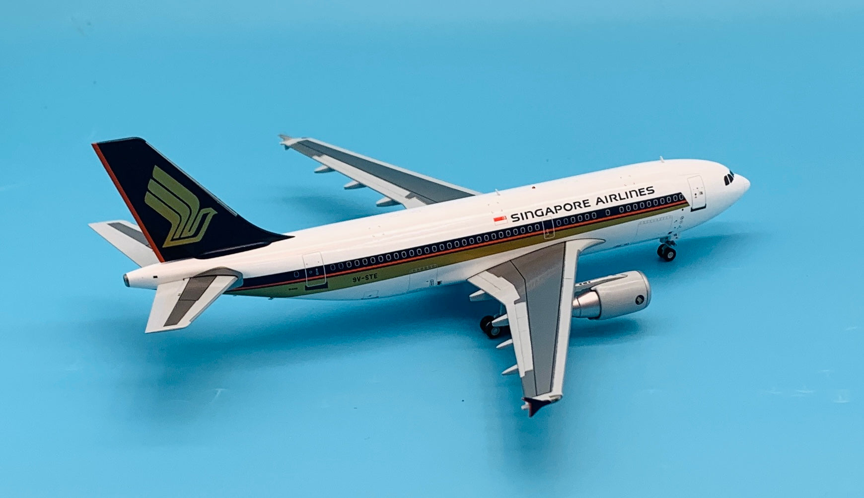 JC Wings 1/200 Singapore Airlines Airbus A310-300 9V-STE – First