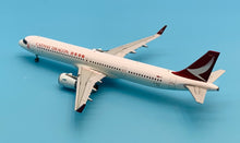 Load image into Gallery viewer, JC Wings 1/200 Cathay Dragon Airbus A321NEO D-AVZF
