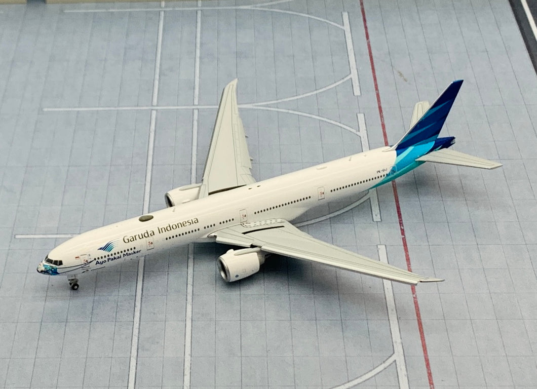 JC Wings 1/400 Garuda Indonesia Boeing 777-300ER Ayo Pakai Masker PK-GIJ flaps down