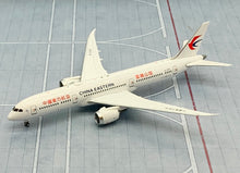 Load image into Gallery viewer, JC Wings 1/400 China Eastern Airlines Boeing 787-9 B-208P
