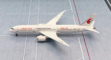 Load image into Gallery viewer, JC Wings 1/400 China Eastern Airlines Boeing 787-9 B-208P
