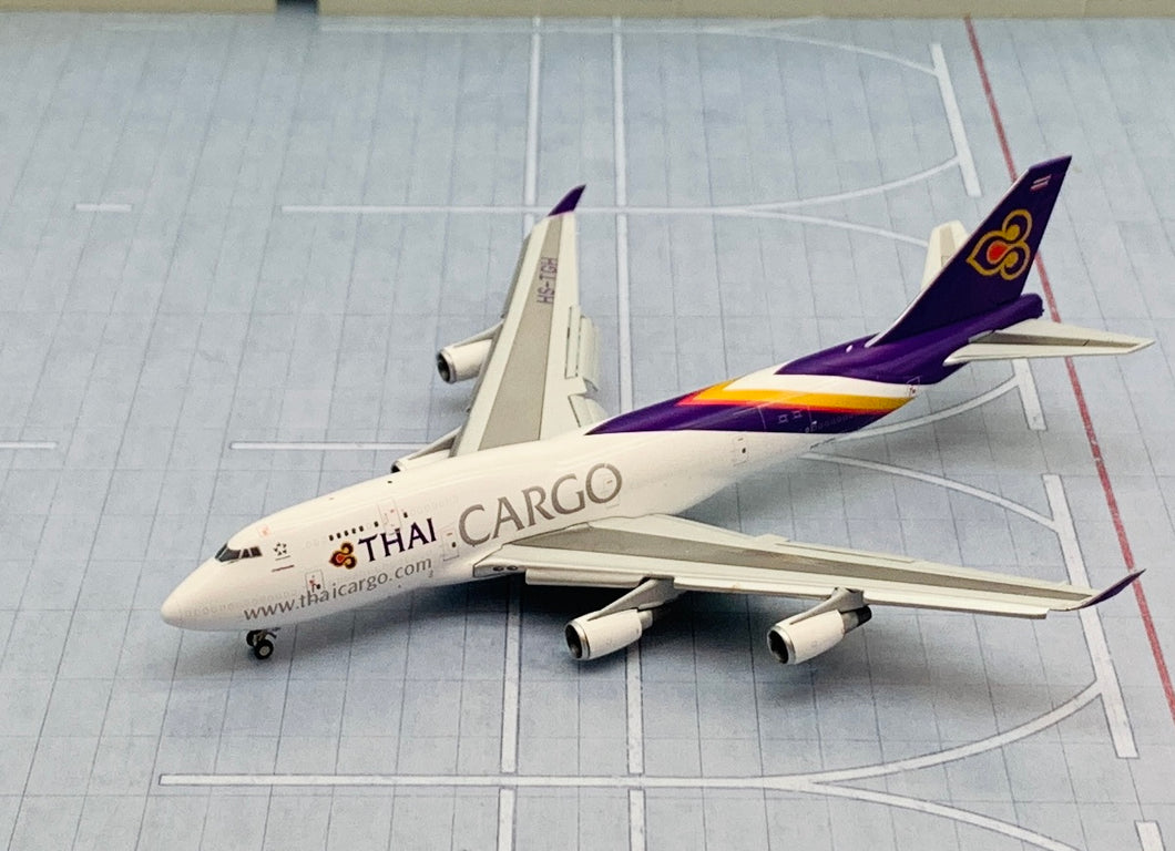 JC Wings 1/400 Thai Airways Cargo Boeing 747-400BCF HS-TGH flaps down