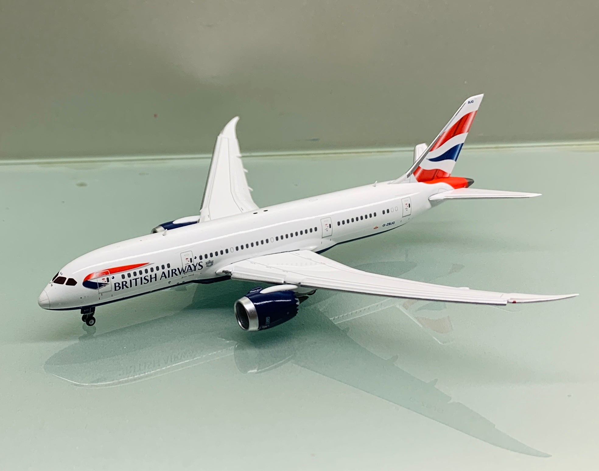 Gemini Jets 1/400 British Airways Boeing 787-8 G-ZBJG flaps