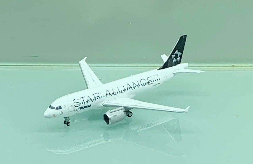 JC Wings 1/400 Lufthansa Airbus A320 Star Alliance D-AIPD