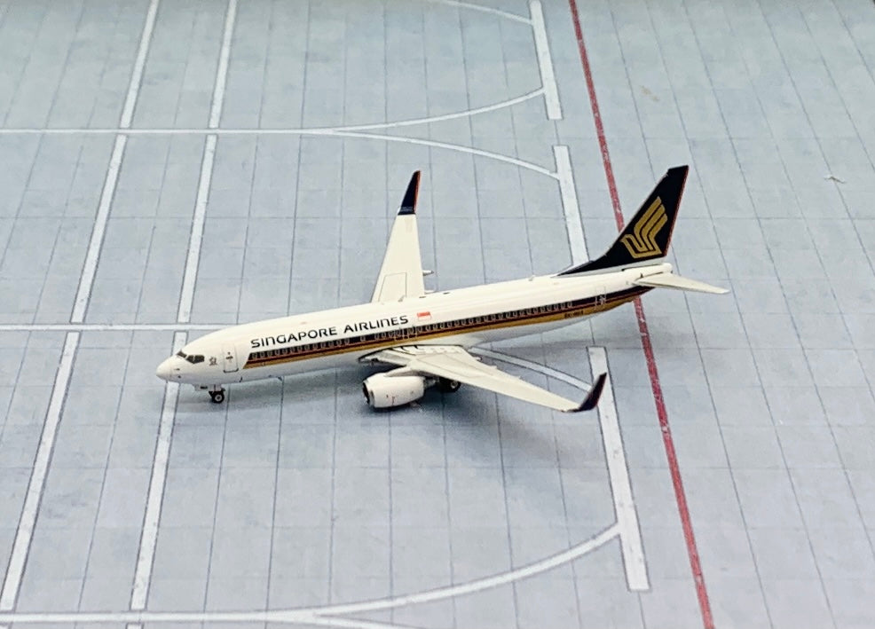 Phoenix 1/400 Singapore Airlines Boeing 737-800 9V-MGA