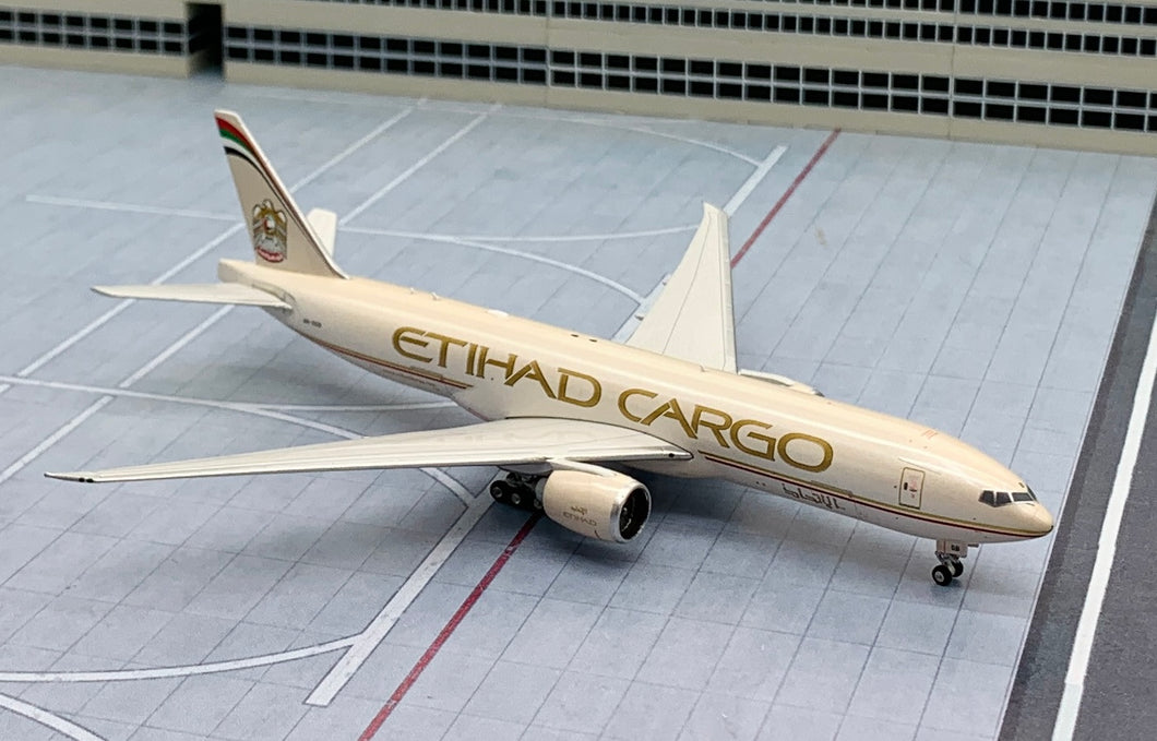 Phoenix 1/400 Etihad Cargo Boeing 777-200F A6-DDB