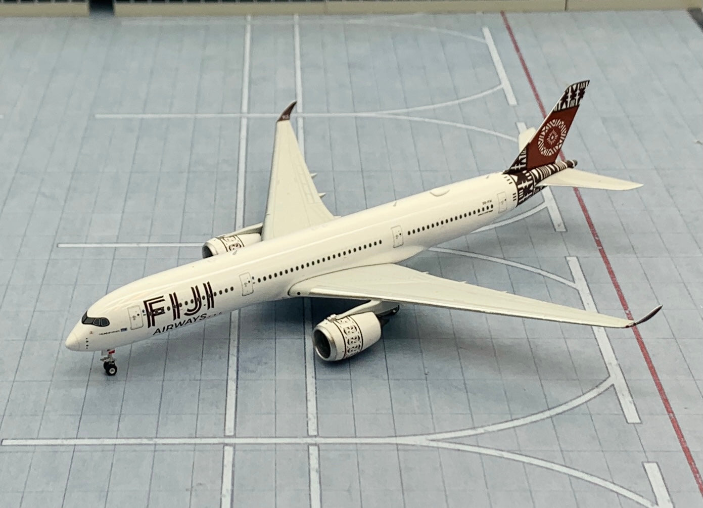 Phoenix 1/400 Fiji Airways Airbus A350-900 DQ-FAI – First Class