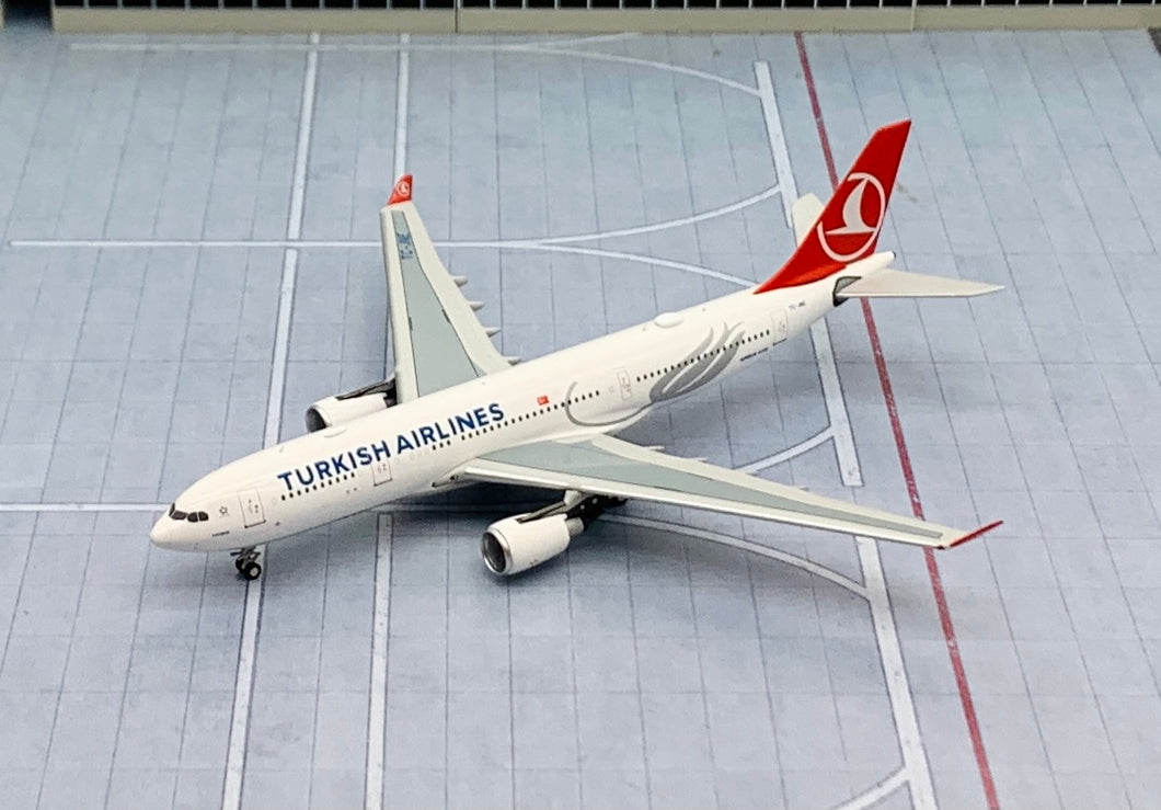 NG model 1/400 Turkish Airlines Airbus A330-200 TC-JNE 61033