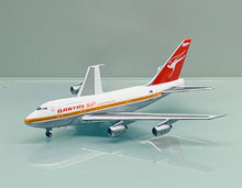 Load image into Gallery viewer, JC Wings 1/400 Qantas Airways Boeing 747SP VH-EAA
