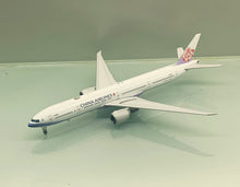 Load image into Gallery viewer, JC Wings 1/400 China Airlines Taiwan Boeing 777-300ER B-18003
