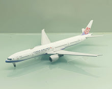 Load image into Gallery viewer, JC Wings 1/400 China Airlines Taiwan Boeing 777-300ER B-18003 flaps down
