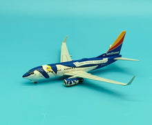 Load image into Gallery viewer, Gemini Jets 1/200 Southwest Airlines Boeing 737-700 N946WN Louisiana One
