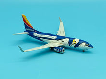 Load image into Gallery viewer, Gemini Jets 1/200 Southwest Airlines Boeing 737-700 N946WN Louisiana One
