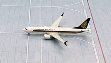 Load image into Gallery viewer, JC Wings 1/400 Singapore Airlines Boeing 737-8 max 9V-MBN
