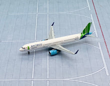 Load image into Gallery viewer, JC Wings 1/400 Bamboo Airways Airbus A321NEO VN-A589
