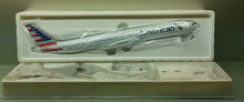 Load image into Gallery viewer, Skymarks 1/200 American Airlines Boeing 777-300ER Resin Snap Fit model
