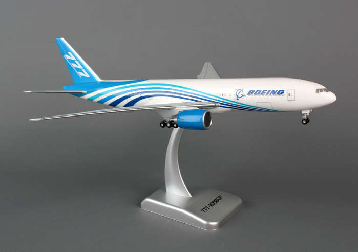 Hogan 1/200 Boeing 777-200BCF House Colour w/ gears Resin Snap-fit