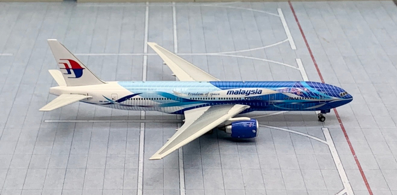 Phoenix 1/400 Malaysia Airlines Boeing 777-200 9M-MRD Freedom of