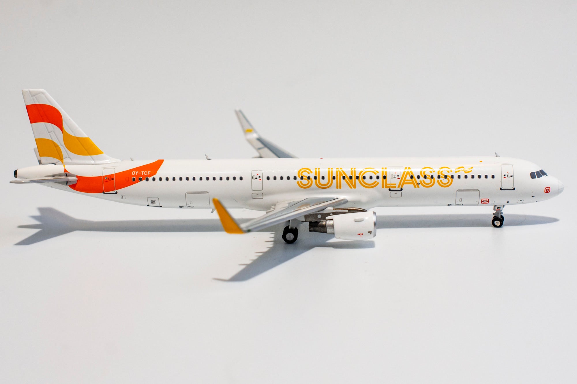1/400　A321-211WL　サンクラス航空　 OY-TCF　デンマーク 1/400 A321-211WL サンクラス航空 OY-TCF デンマーク - メルカリ