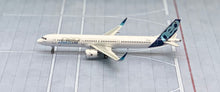 Load image into Gallery viewer, Phoenix 1/400 Airbus A321 neo House Colour D-AVXA
