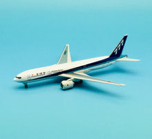 Load image into Gallery viewer, Phoenix 1/400 ANA All Nippon Airways Boeing 777-200 JA8197
