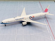 Load image into Gallery viewer, Phoenix 1/400 China Airlines Taiwan Boeing 777-300ER 60th B-18006
