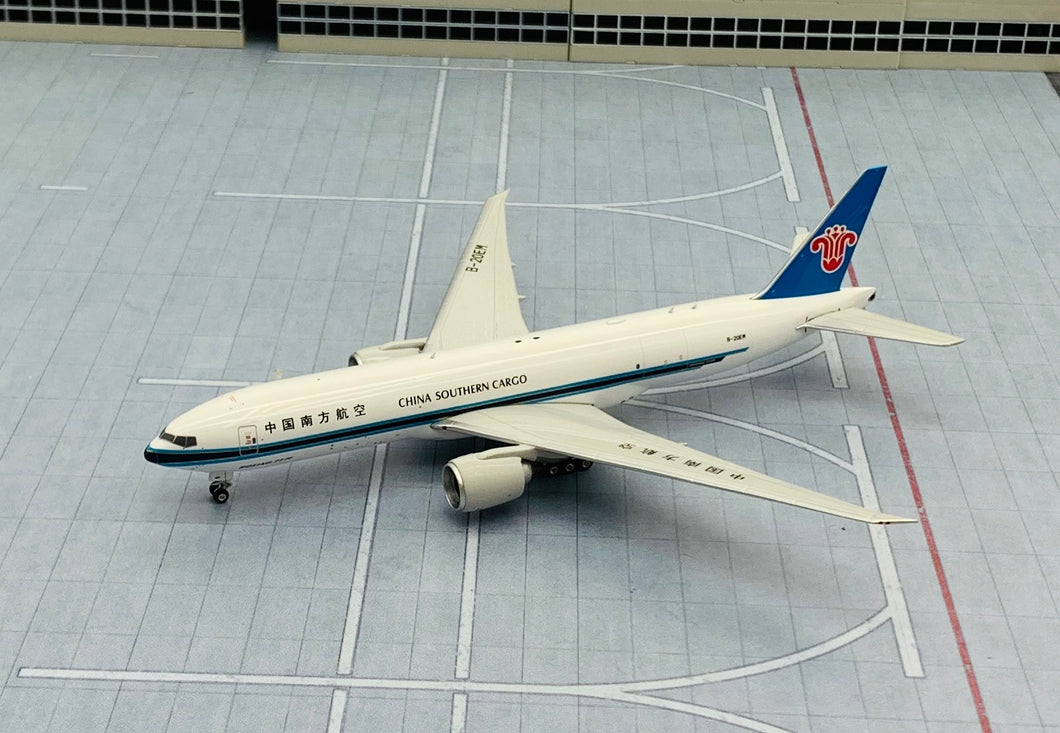 Phoenix Models 1/400 China Southern Cargo Boeing 777-200F B-20EM