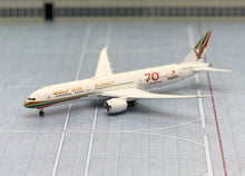 Load image into Gallery viewer, Phoenix 1/400 Gulf Air Boeing 787-9 A9C-FG 70th Retro special metal model

