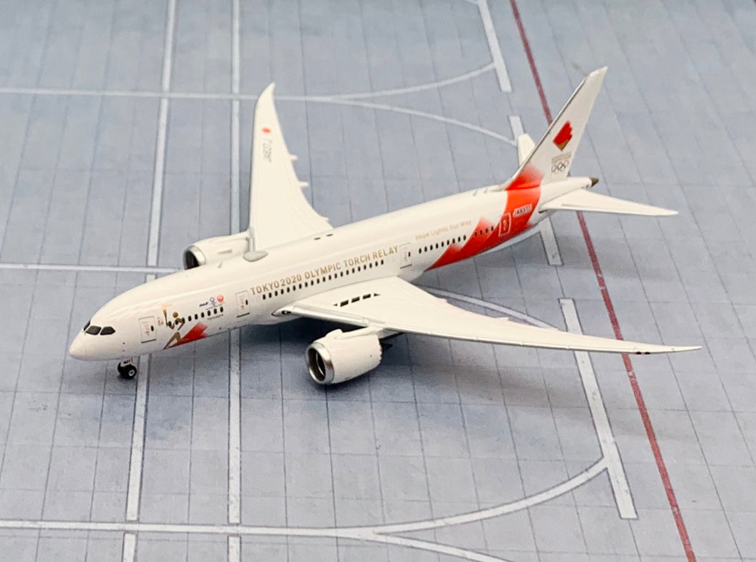 Phoenix Models 1/400 Japan Airlines JAL Boeing 787-8 JA837J Tokyo 2020