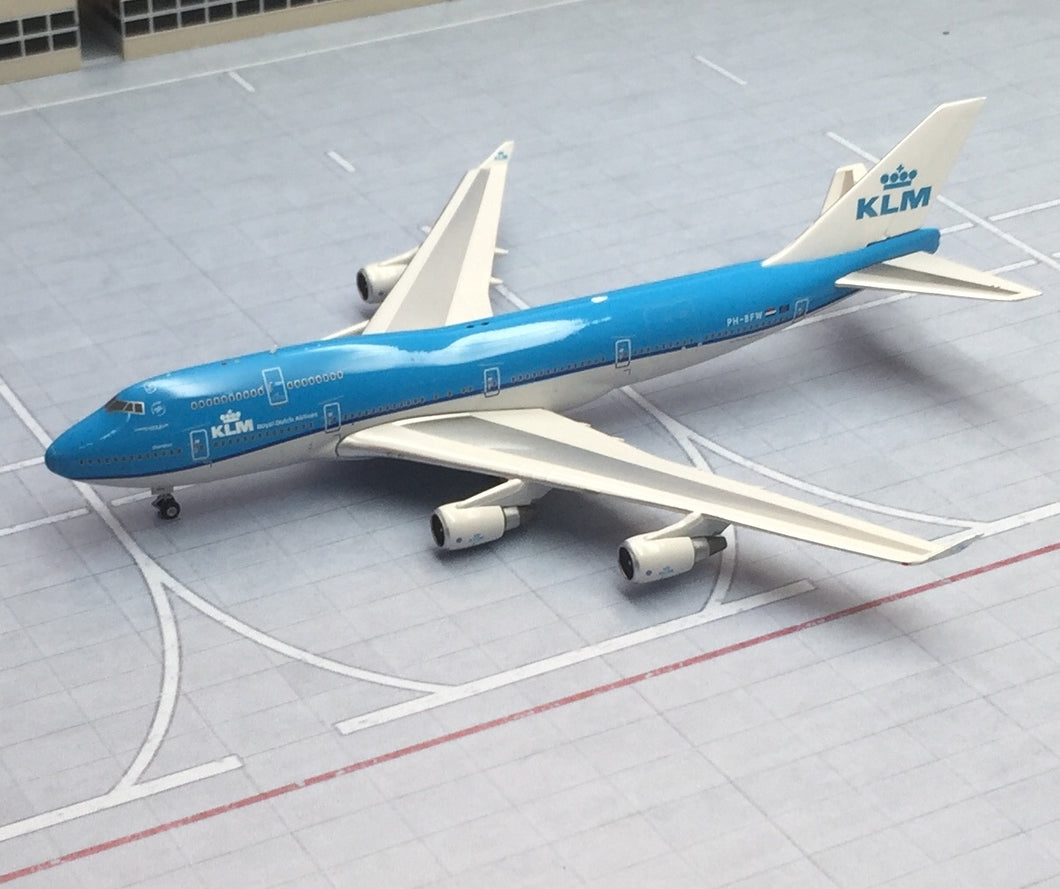 Phoenix 1/400 KLM Royal Dutch Airlines Boeing 747-400 PH-BFW